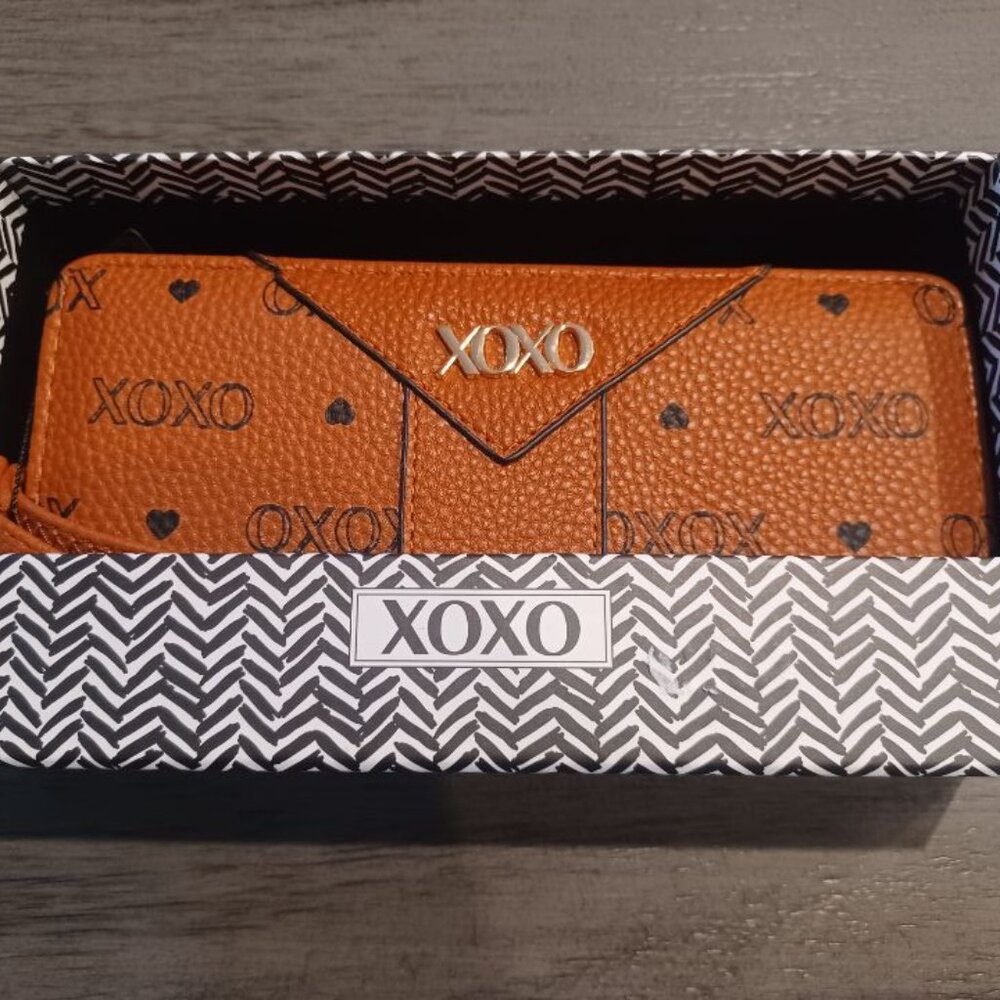 XOXO Women's Wristlet Wallet, Double Zip Vegan Leather Wallet, Brown